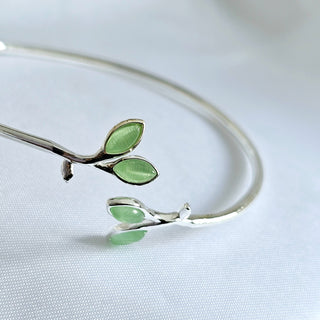 Adjustable Green leaf sterling silver cuff bracelet,leaf chain bracelet,dainty thin cuff bracelet,sterling silver bangle,adjustable bangle